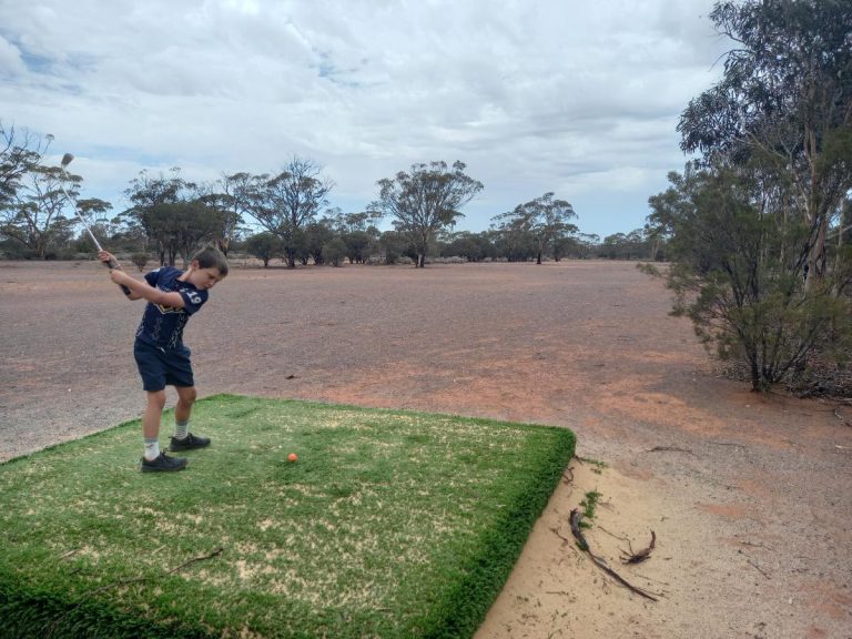 Golf on the Nullarbor