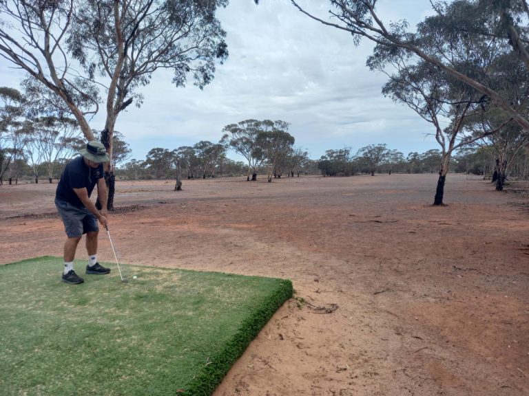 Golf on the Nullarbor